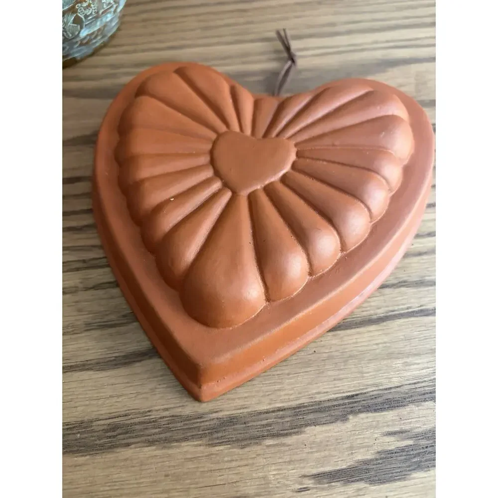 Vintage Clay Mold Heart Shaped Terracotta Decorative Mold With Hanger